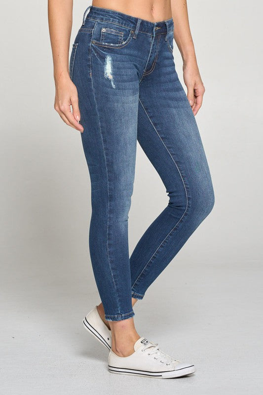 P 772 - Cropped Dark Wash Skinny Jeans