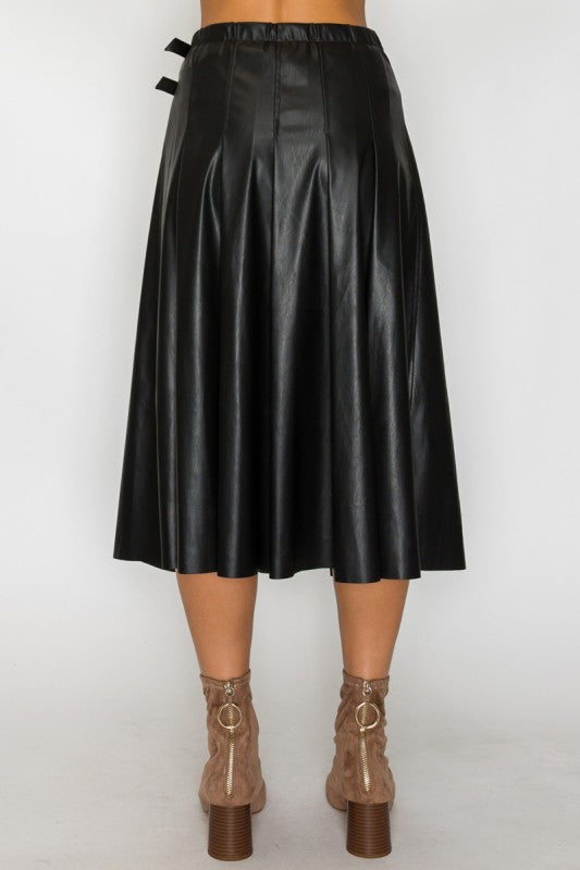 SKT 1000 - Faux Leather Flare Skirt