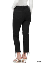 P 784 - Distressed Cropped Jeans