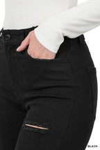 P 784 - Distressed Cropped Jeans