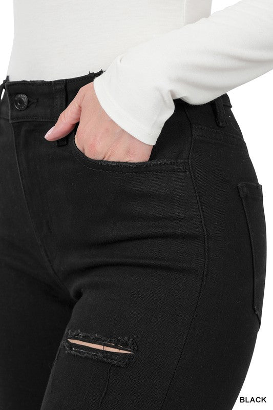 P 784 - Distressed Cropped Jeans