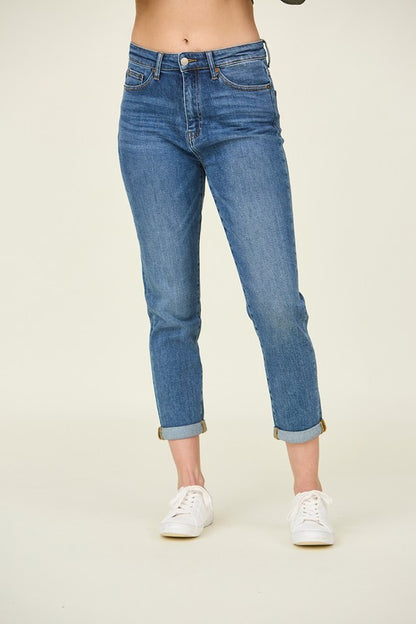 P 776 - High Rise Girlfriend Jeans