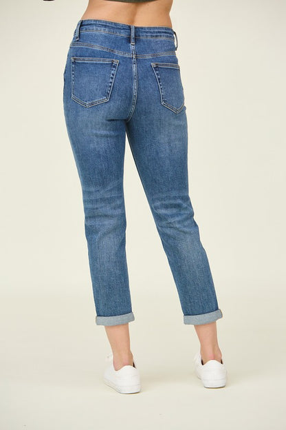 P 776 - High Rise Girlfriend Jeans