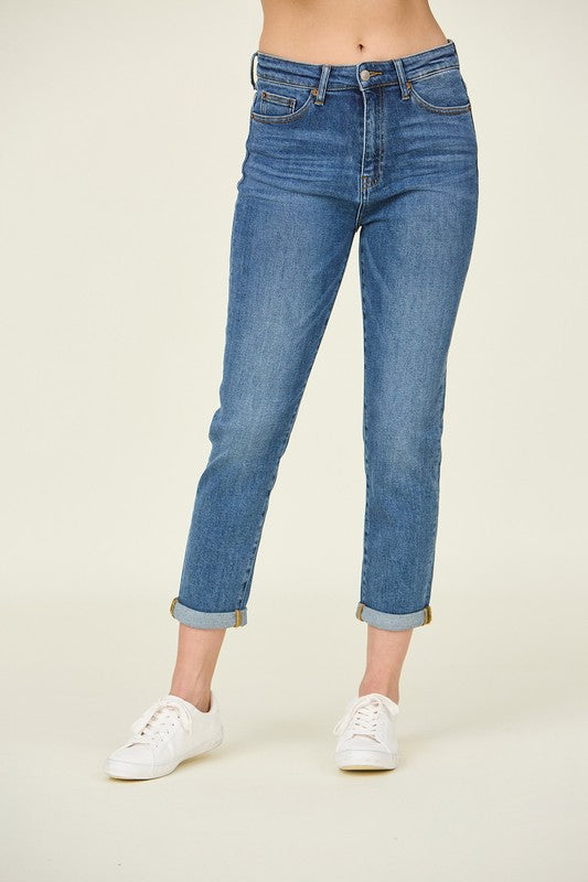 P 776 - High Rise Girlfriend Jeans