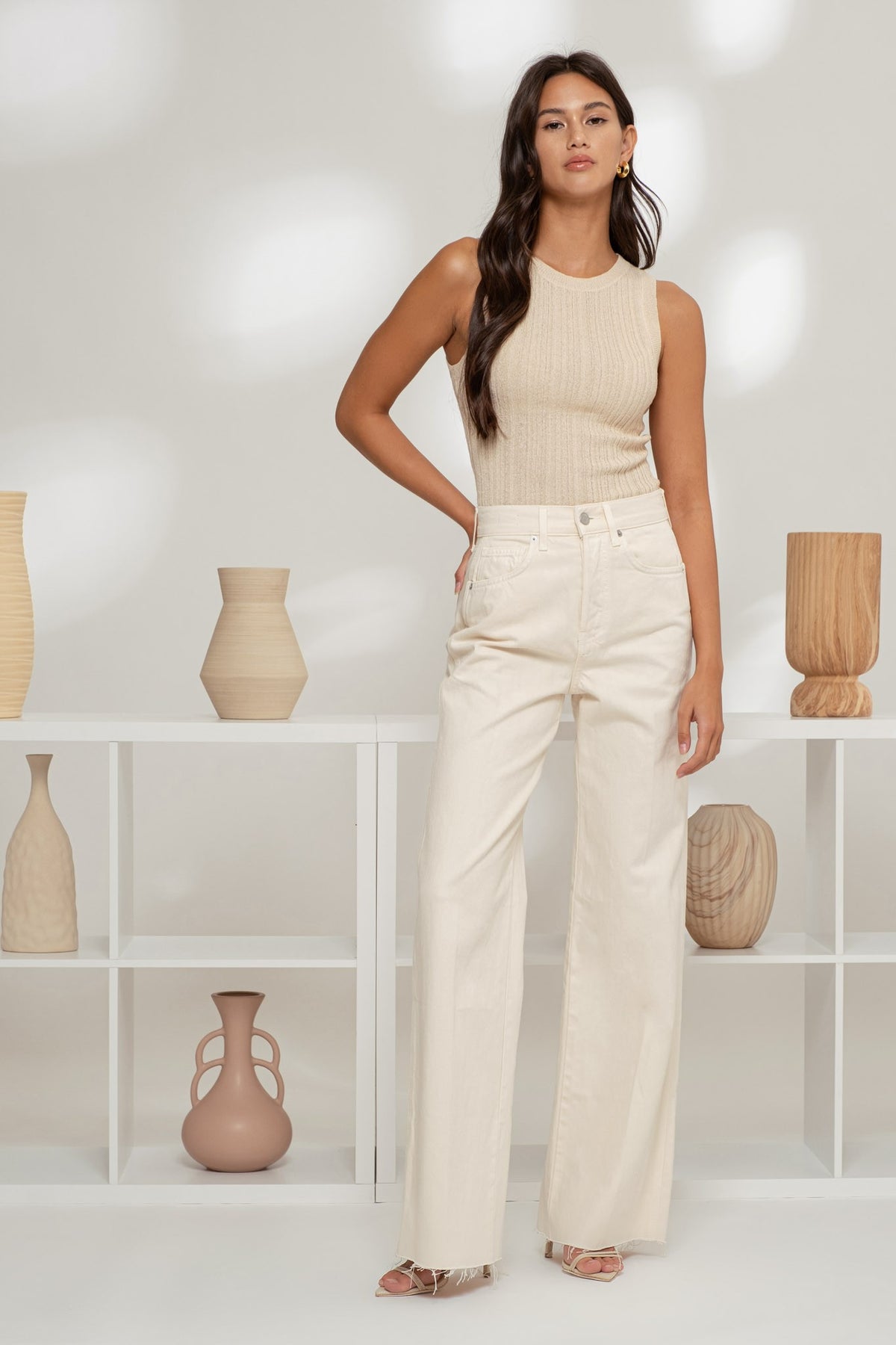 CT 2882 - Sleeveless Round Neck Sweater Top