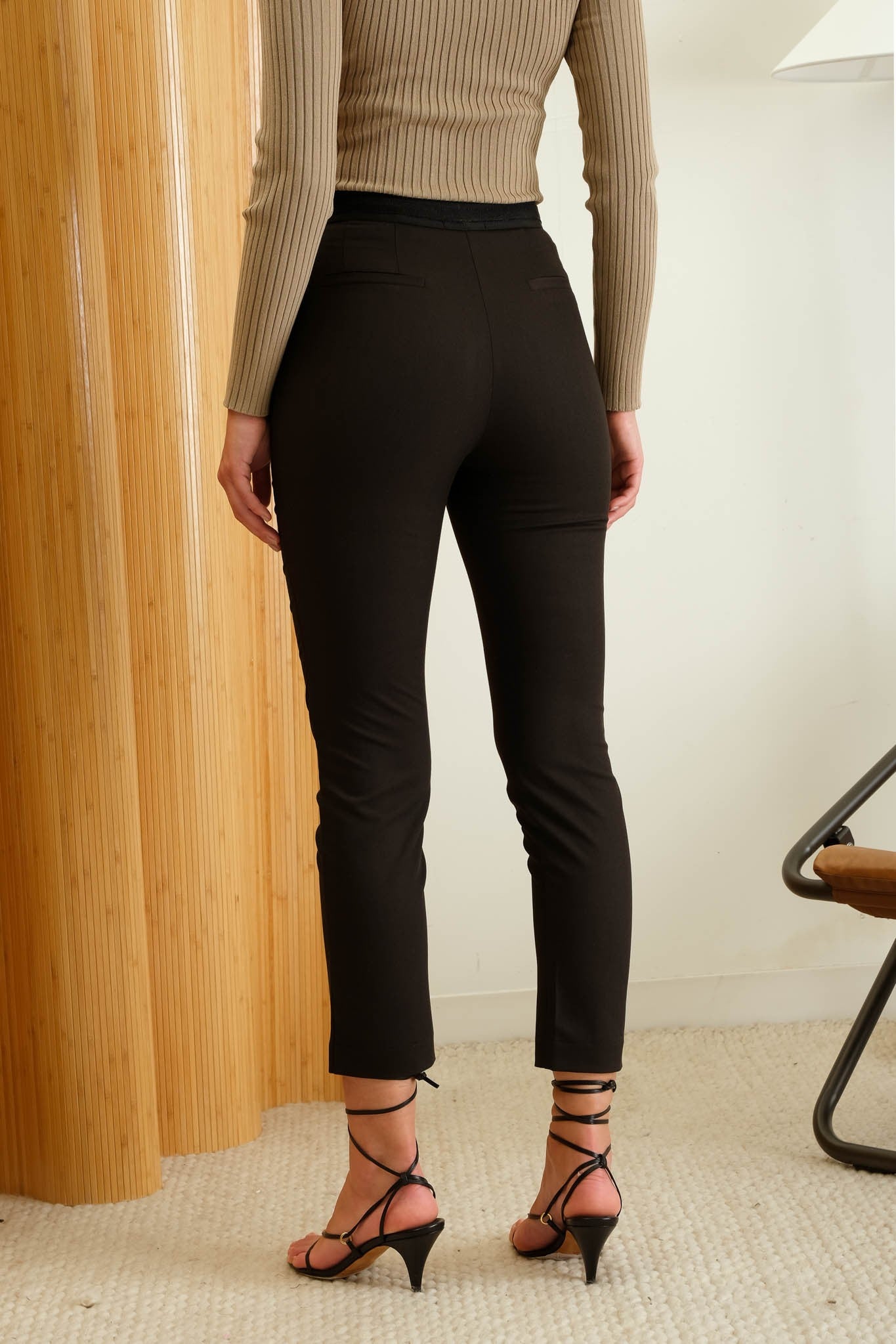P 861 - 3/4 Pixie Pants