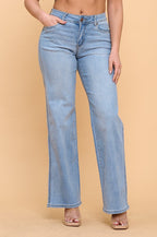P 820 - Stretchy Mid Rise Jeans