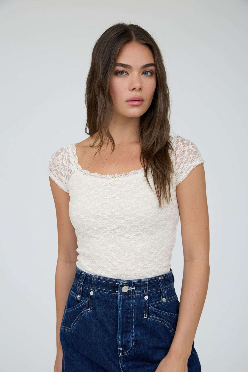 DT 1995 - Lace Front Bow Detail Short Sleeve Top