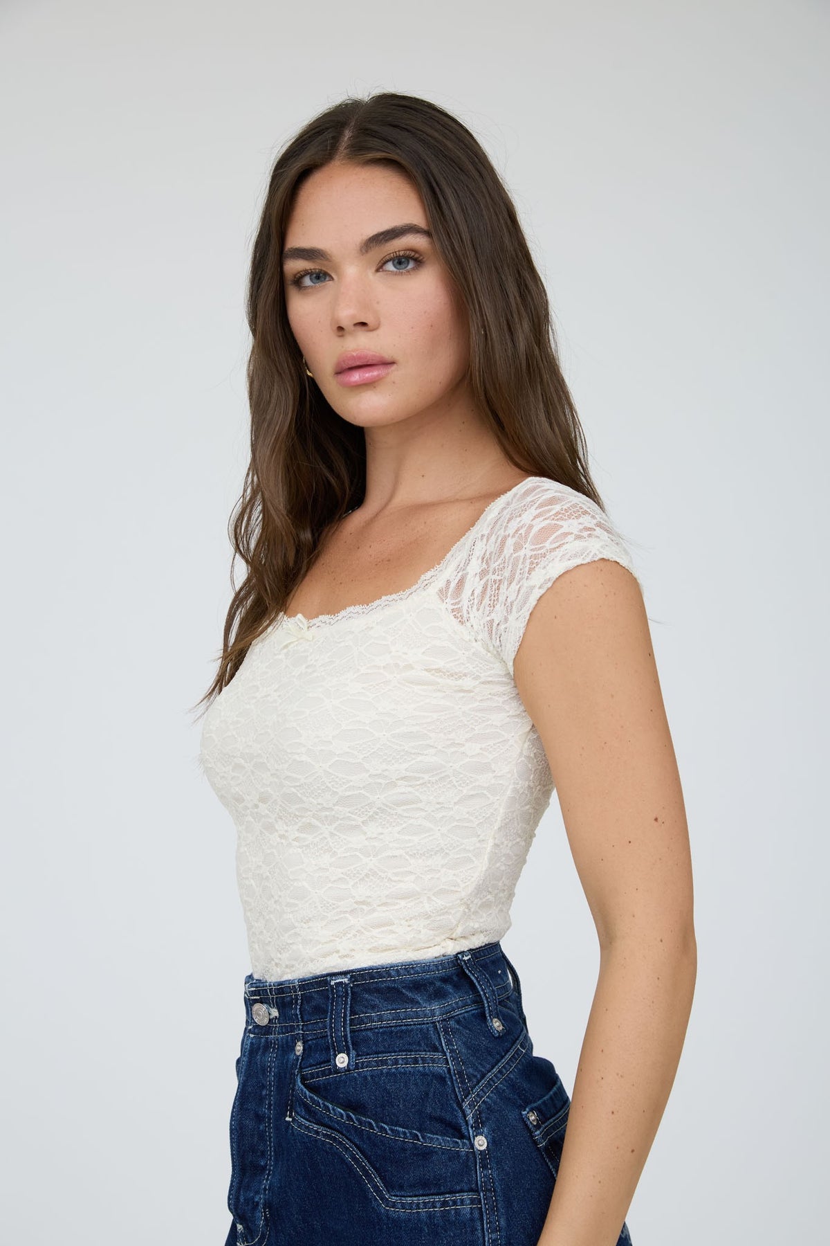 DT 1995 - Lace Front Bow Detail Short Sleeve Top