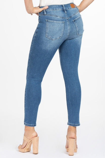 P 864 - Petite High Rise Skinny Jean