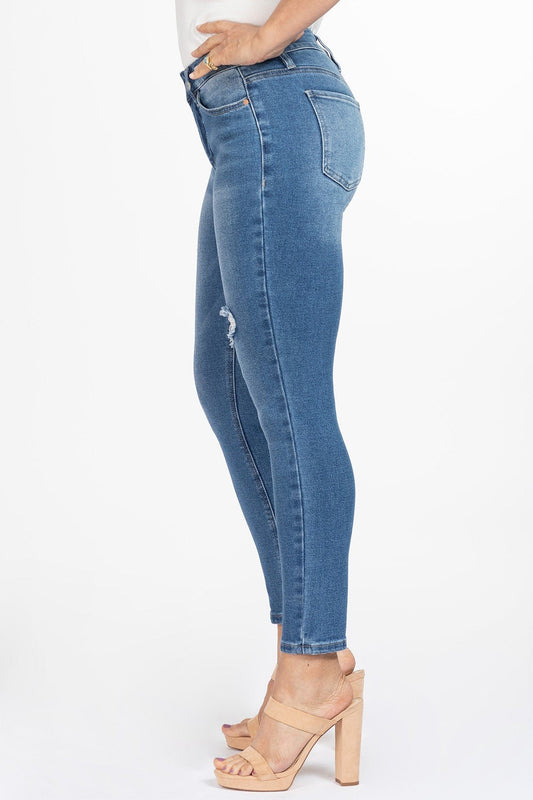 P 864 - Petite High Rise Skinny Jean