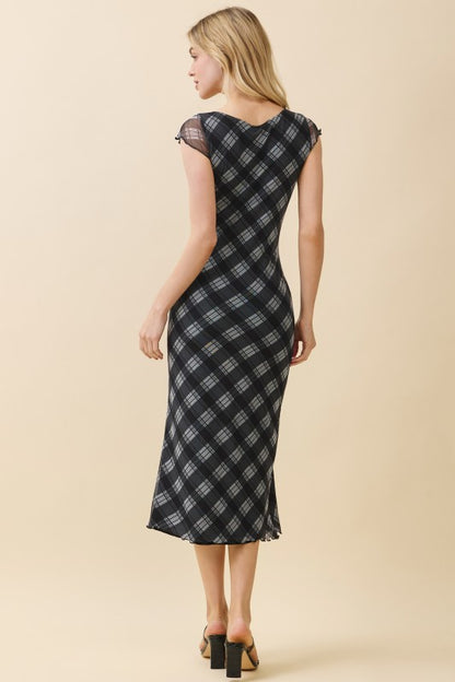 DD 1344 - Fully Lined Printed Mesh Midi Dress