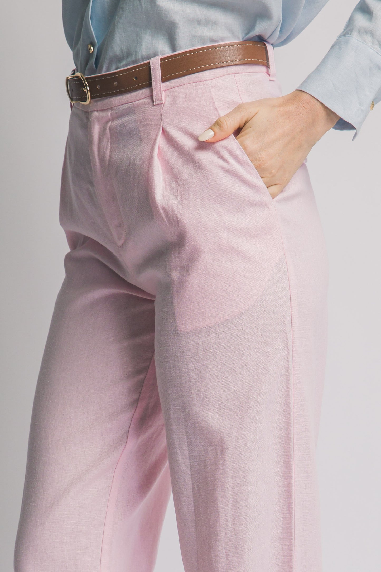 P 822 - High Waisted Linen Trousers