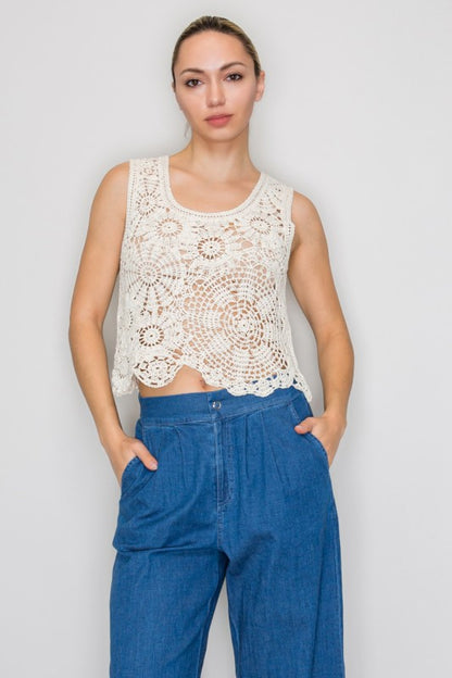 DT 1870 - Crochet Floral Crop Top