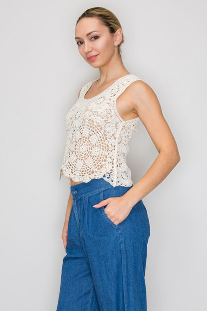 DT 1870 - Crochet Floral Crop Top