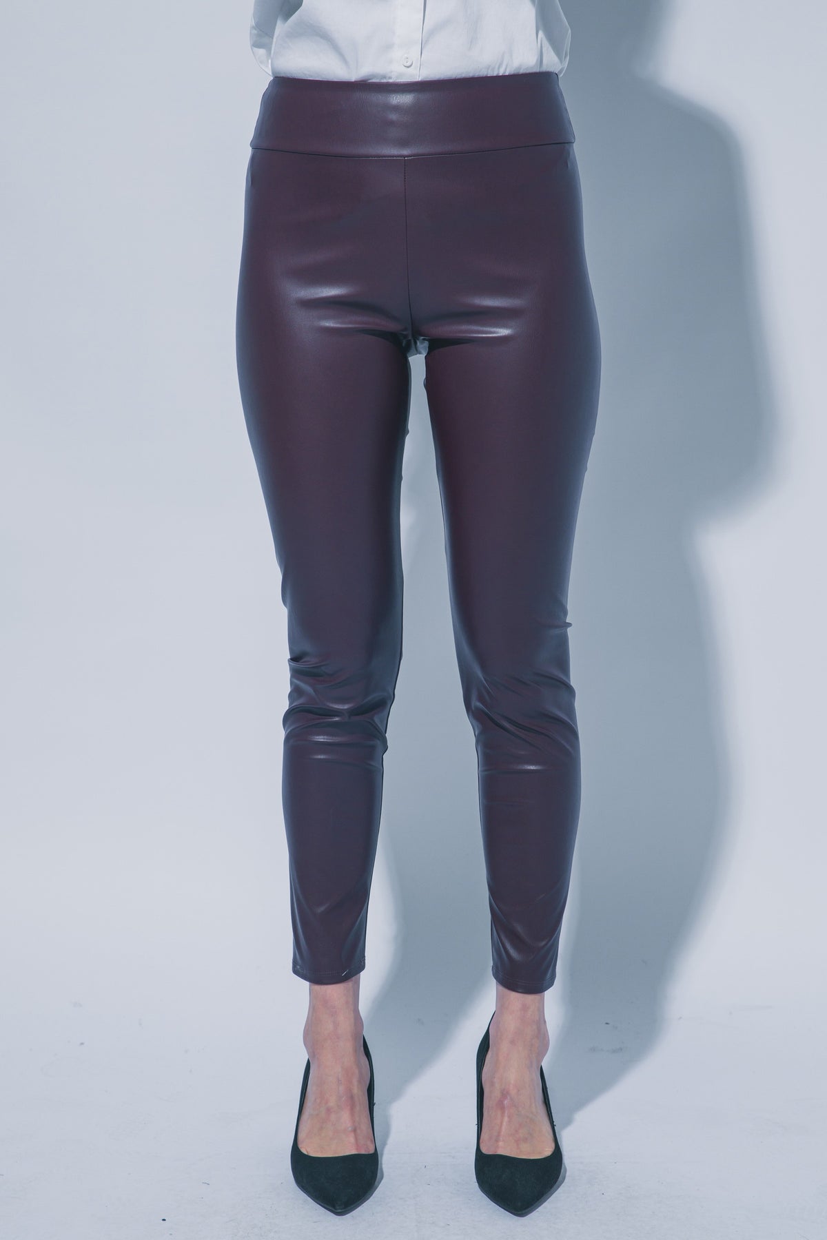 P 880 - Faux Leather Leggings