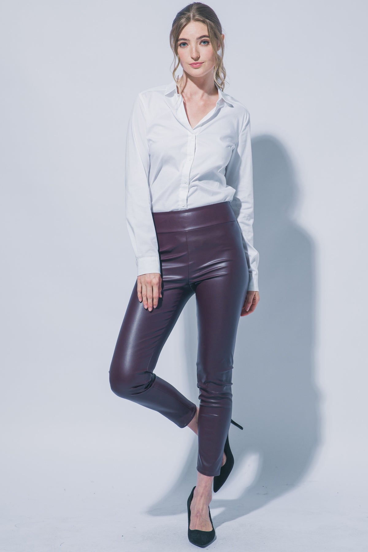P 880 - Faux Leather Leggings