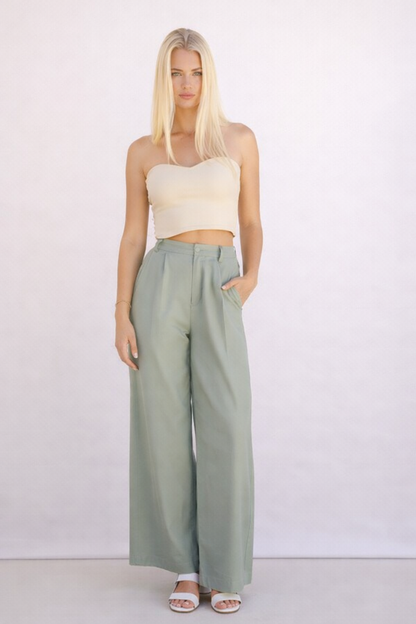 P 819 - Wide Silhouette Pants