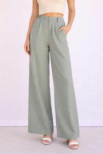 P 819 - Wide Silhouette Pants